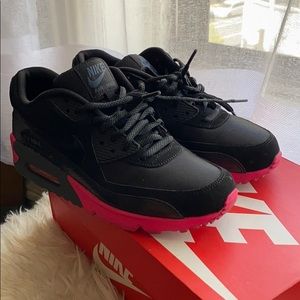 Nike Airmax 95 pink and black